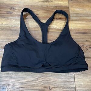 Lululemon With Keyhole Cutout Nulu Light Support Sports Bra Size 8 Black A- C